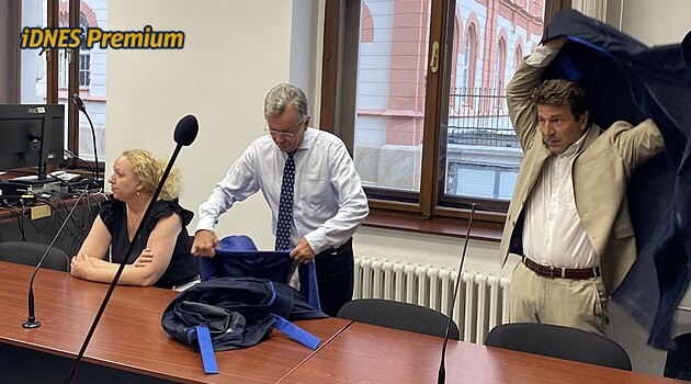 Biraz geri zekalı bir kadın, sert bir şekilde fuhuş yapmaya zorlandı ve cezası ertelendi