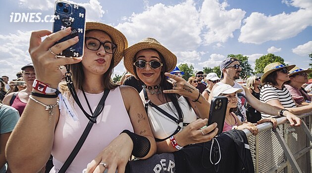 OBRAZEM: Metalová nálož, celé Brno na Landovi. Festival Hrady CZ rozproudil Veveří
