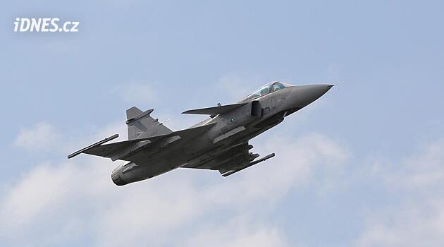 NATO: Opět povolalo české gripeny nad Polsko. V noci letouny vzlétly z Pardubic