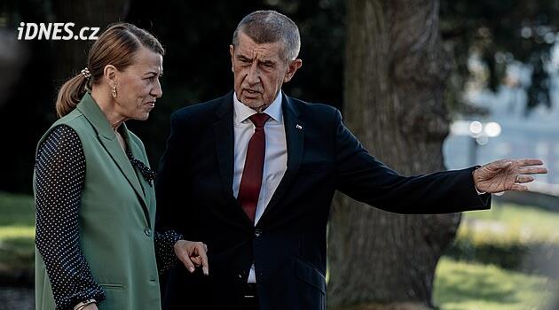 Babiš s Barthou chtějí propustit desetinu lidí na úřadech. Decimace, čílí se odbory