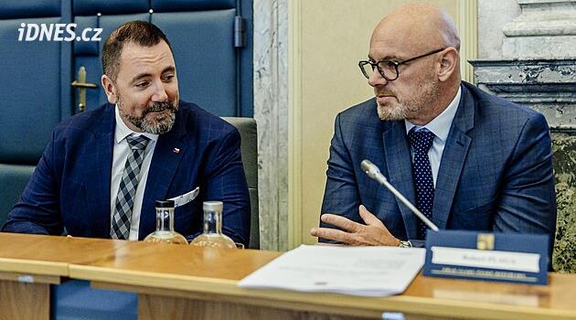 Inkluze zaměstná vládu. Na stole má změnu financování asistentů pedagoga v základních školách