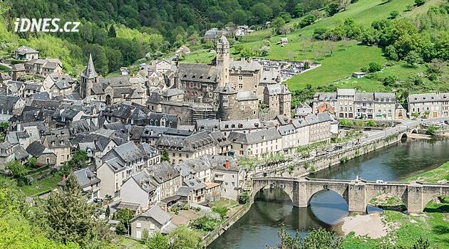 Francouzská ves, která se zastavila ve středověku. Estaing je místo, které bere dech