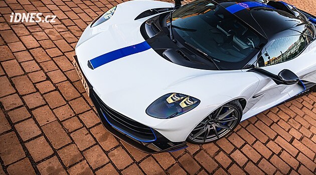Aston Martin Valhalla v Praze: hypersport za 28 milionů se představuje. Pokochejte se