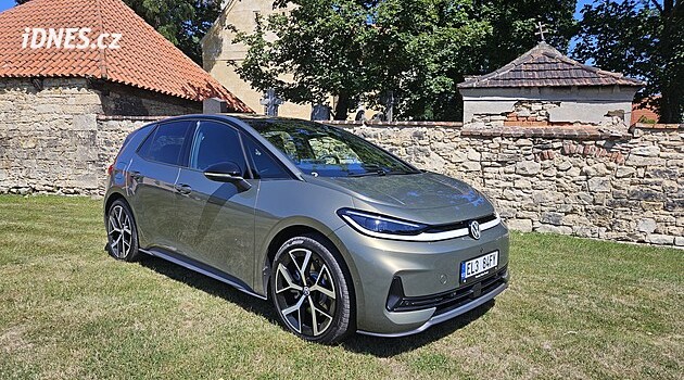 Volkswagen svolává do servisů přes 70 tisíc elektromobilů kvůli vadným bateriím