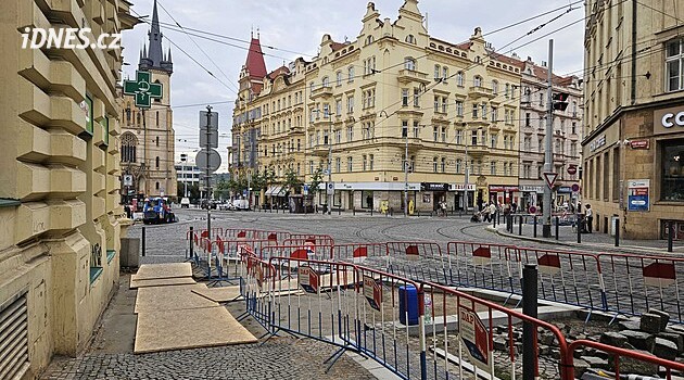 Na Strossmayeráku se zhoršily podmínky pro handicapované, řeklo město. Vrátí se semafory?