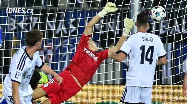 Artis – Olomouc 1:2, první výhra sezony. Těsný duel rozhodl v závěru Krivak