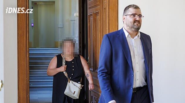 Nemusel to udělat on. Soud zprostil viny muže obžalovaného z popálení dítěte