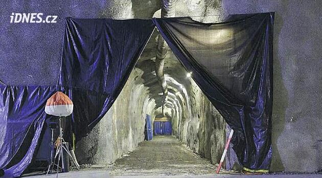 Bezpečí pro bohaté. Pod švýcarskými Alpami vzniká komplex s trezory, každý stojí miliony