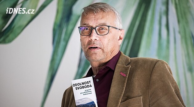 Senátní volby 2026: Chci vrátit do hry vysokorychlostní trať přes Hradec, říká Martin Dvořák
