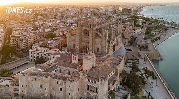 Mallorca, jak ji neznáte. Za plážemi čekají hory i vesnice jako ze středověku