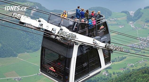 Cabriem na vrchol. Na švýcarský Stanserhorn vás vyveze lanovka „nahoře bez“