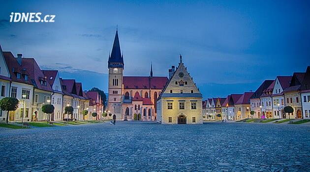 Tato slovenská města Češi přehlížejí. Lákají na hrady, lázně i unikátní oltář