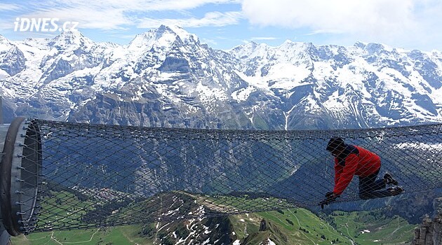 Adrenalin nad tisícimetrovou propastí. Bondův Schilthorn je jen pro odvážné