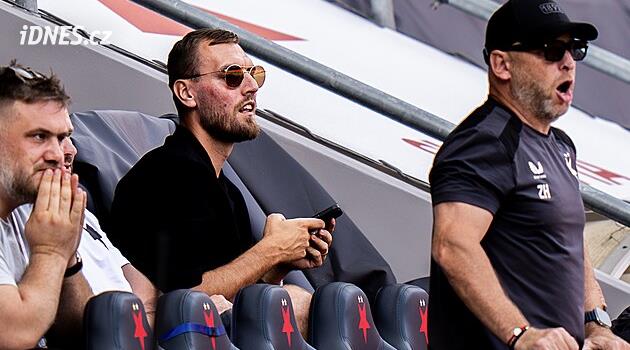 Slavia dál prchá, ale v cestě má dilema. Jaká další témata se řeší na startu ligy?