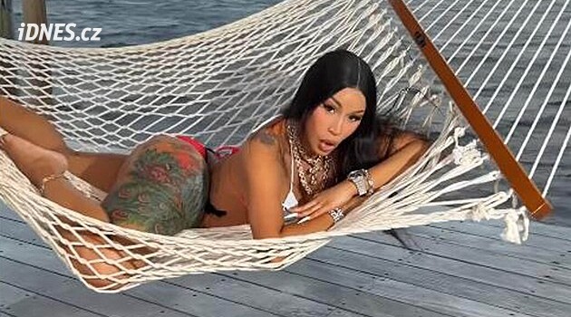 Raperka Cardi B odpověděla sledujícím, kteří ji nabádají ke zmenšení zadku: Už jsem to udělala