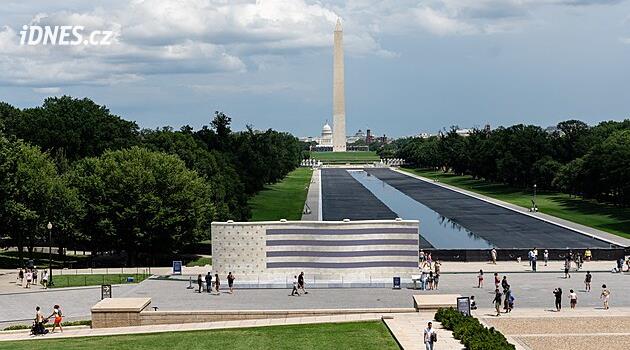 Trump kritizoval prokurátorku za stažení žaloby kvůli jezírku u Lincolnova památníku