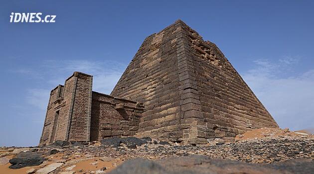 Starověké pyramidy v Súdánu chátrají. Kvůli válce se zastavila jejich ochrana
