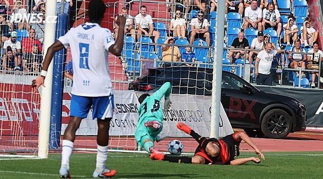 Baník - Slavia 0:4, pohodová výhra, gólem a dvěma asistencemi ji dirigoval Sadílek
