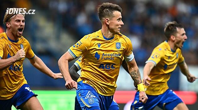Liberec - Teplice 0:1, domácí hráli dlouho v devíti, jediný gól vstřelil Mareček