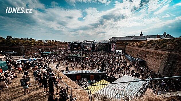 Smrt na metalovém festivalu Brutal Assault. Západočeská žalobkyně se oběsila