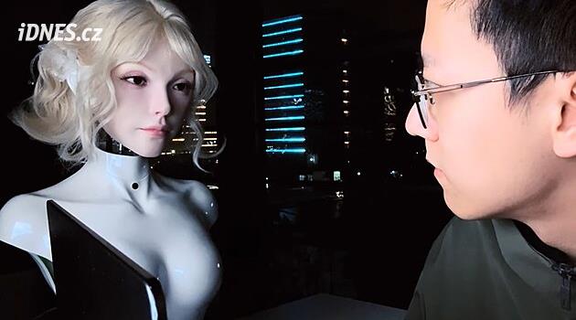 Na trh míří superdrazí robotičtí společníci s mimikou a empatií. Co na ně říkáte?