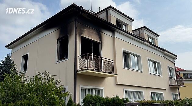 Při nočním požáru bytu v pražských Hlubočepích zemřel jeden člověk