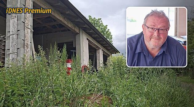 Starosta bez povolení vybudoval sklad, dělníci z ciziny navíc stavěli na pozemku souseda