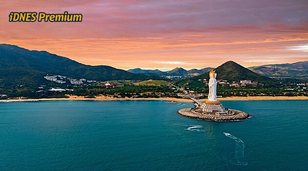 Hainan je ostrov, který připlul k Číně. Podobu „čínské Havaje“ určovali i Češi