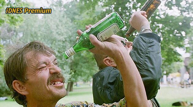 Obavy z konce světa i Slunce skrz lahváče. Jak se prožívalo zatmění v roce 1999