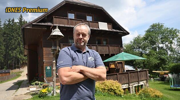 Všichni v těchto končinách bojujeme, říká jeden z posledních chatařů na hřebenech Beskyd