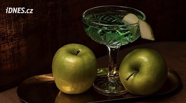 Appletini už není trapný drink z devadesátek. Co se stalo, že se vrátil?