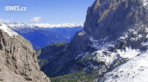 České alpinisty překvapila v Rakousku tma, musel pro ně letět vrtulník