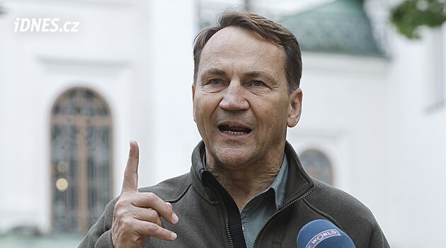 NATO by Rusy rychle porazilo, řekl Sikorski. Moskva reagovala