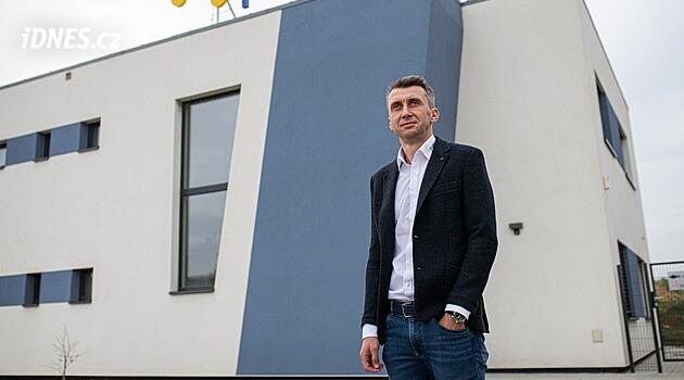 Učil němčinu, hrál divadlo, dnes vede obchod. Miroslav Vala o své neobvyklé profesní cestě