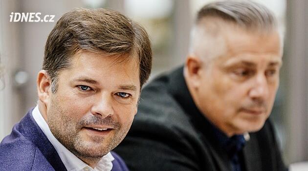Vláda neplní sliby, začíná se vybarvovat jako probyznysová, kritizuje ji předseda SOCDEM Nedvěd