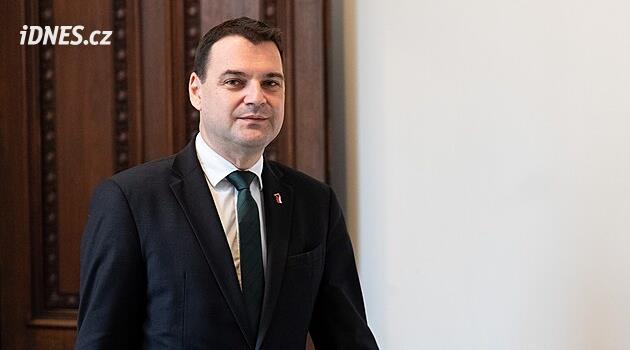 Chcete si udržet křesla, na odchod z vlády nemáte koule, tepal Vondra Macinku za rozpočet