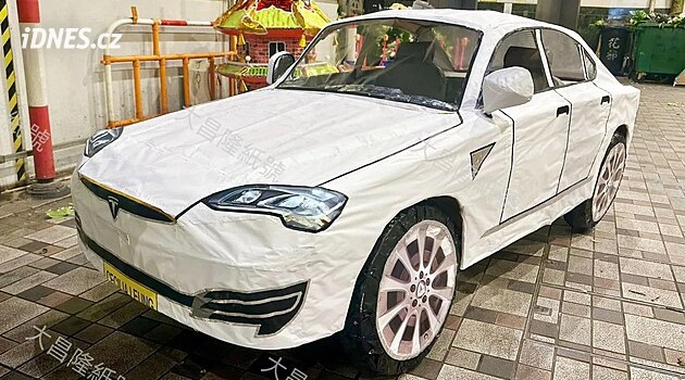 Když na věčnost, tak aspoň v pořádném bouráku. Číňané jedou do záhrobí jedině v luxusu