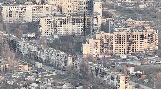 Situace v Oleškách je děsivá, uvedla eurokomisařka Lahbibová. Vyzvala Rusko k pomoci