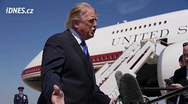 Trump dál bojuje s novináři. Stanici CNN nepustí na palubu Air Force One