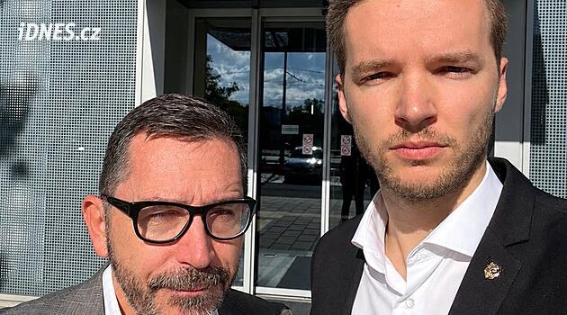 Dvojice Slováků podala žalobu ve věci odmítnutí zápisu jejich sňatku z ciziny