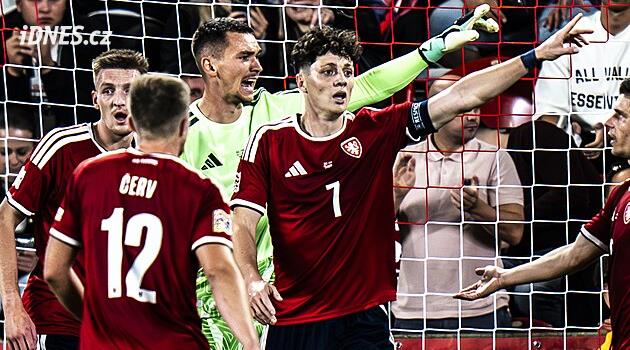 ONLINE: Španělsko - Česko, hosté se šesti změnami, chytá Kinský, hraje Sáček