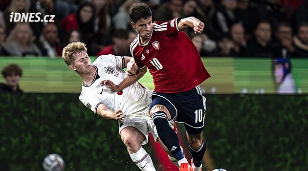Česko - Anglie 0:2, statečný boj fotbalistů v deseti, jenže zase zaspali úvod druhé půle