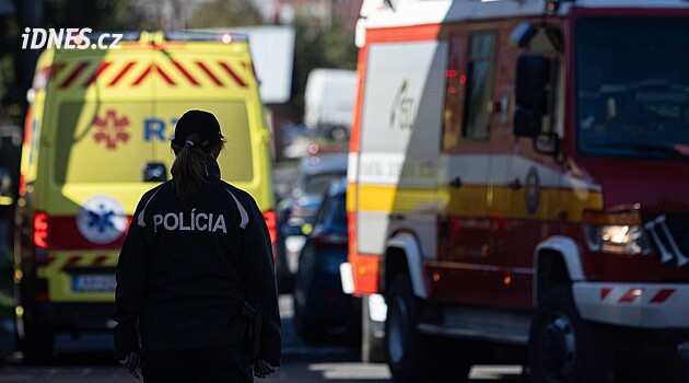 Na slovenské škole útočil žák osmé třídy. Jedna učitelka zemřela, spolužačka je v kritickém stavu