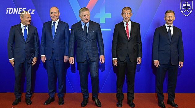 Babiš v Bratislavě jednal s premiéry V4. Řešili ceny paliv i unijní rozpočet