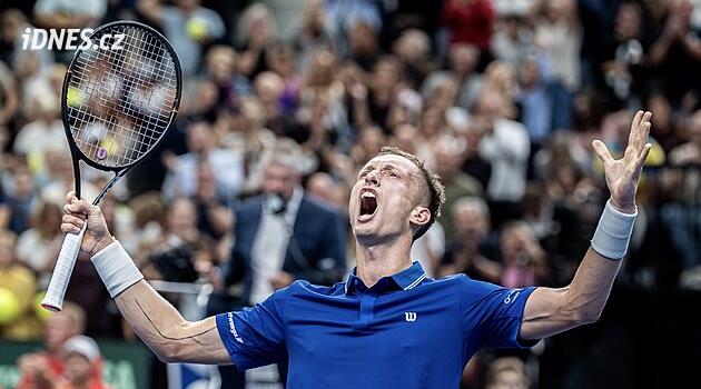 Češi hrají s Američany 1:1. Menšík neuspěl, ale Lehečka skolil finalistu US Open