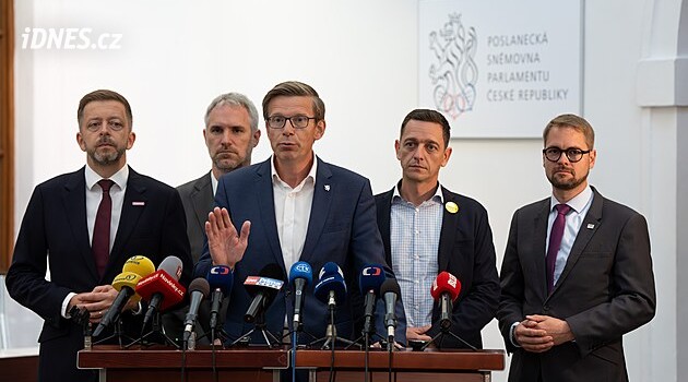 Vládu čeká hlasování o nedůvěře, premiér Babiš se ně něj těší. Krade budoucnost, řekl šéf ODS Kupka