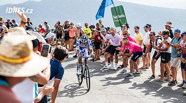 Senzační vítěz, smažící se Vuelta a červený poplach. Jak i Mas žádal: Zpomal!