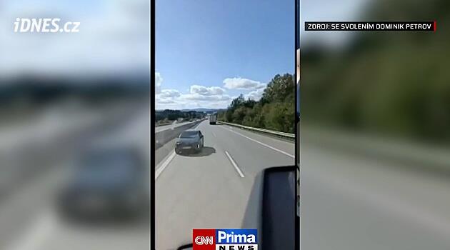 Nebezpečná situace na D5: starší řidič ujel několik kilometrů v protisměru
