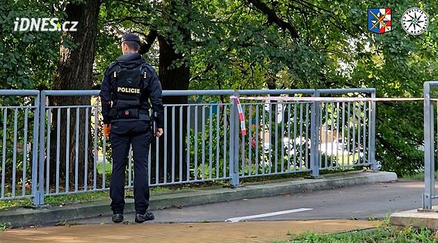 V prostějovském parku ležel mrtvý muž. Policie prověřovala násilnou smrt