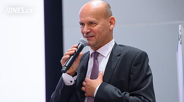 Zlínskou univerzitu dál povede dosavadní rektor Adámek, volbu vyhrál až ve třetím kole
